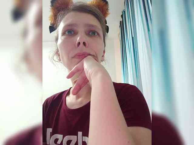 -Queen-Margo- webcam