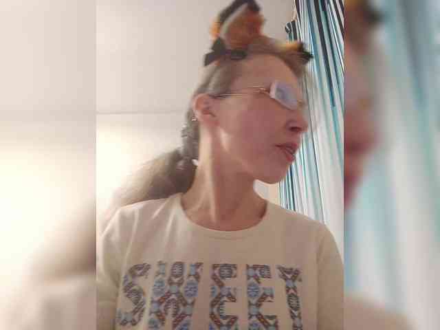 -Queen-Margo- webcam