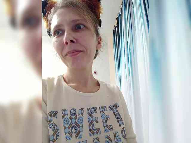 -Queen-Margo- webcam