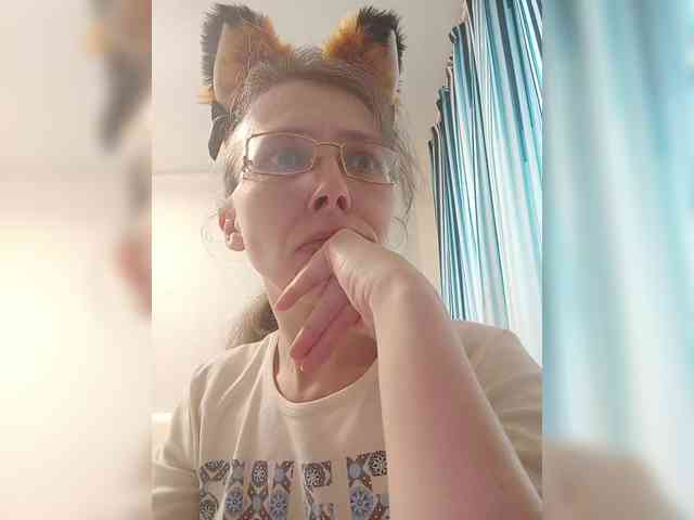 -Queen-Margo- webcam