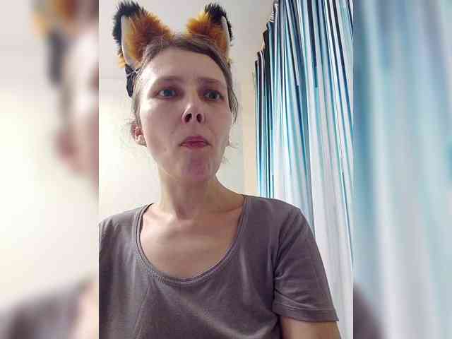 -Queen-Margo- webcam