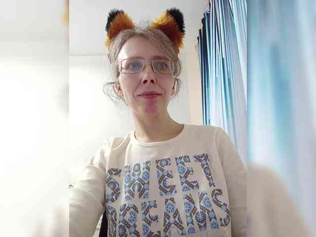 -Queen-Margo- webcam