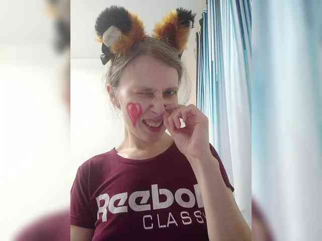 -Queen-Margo- webcam