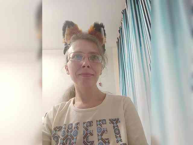 -Queen-Margo- webcam