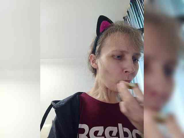 -Queen-Margo- webcam
