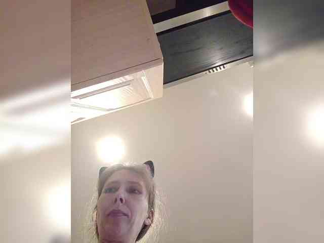 -Queen-Margo- webcam