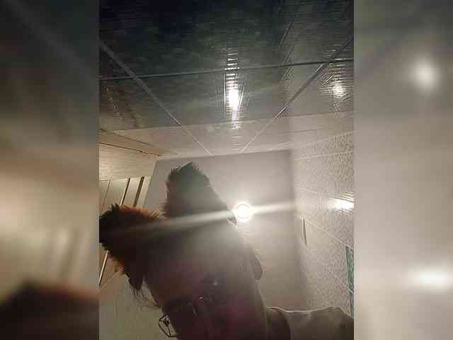 -Queen-Margo- webcam