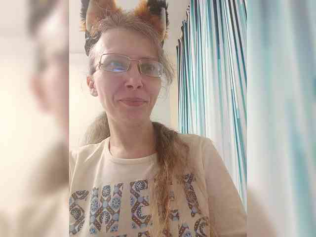 -Queen-Margo- webcam