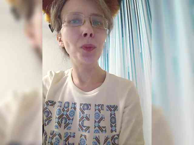 -Queen-Margo- webcam