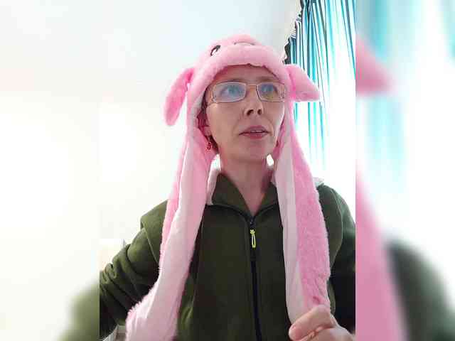 -Queen-Margo- webcam