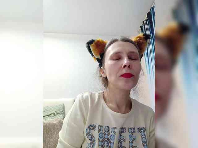 -Queen-Margo- webcam