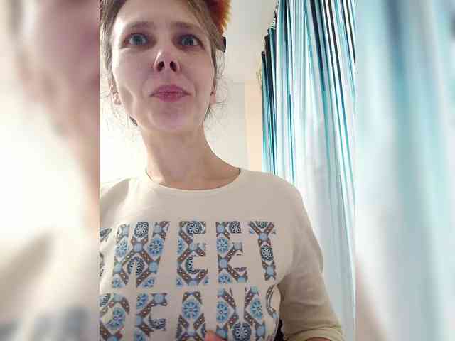 -Queen-Margo- webcam