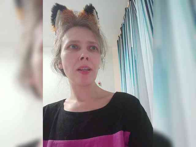 -Queen-Margo- webcam