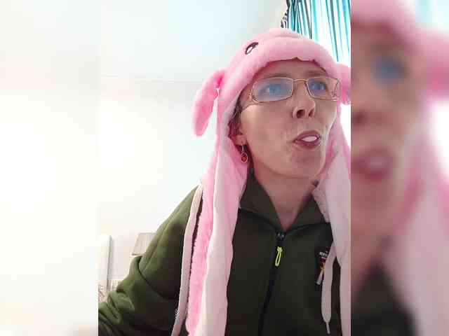 -Queen-Margo- webcam