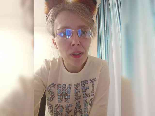 -Queen-Margo- webcam