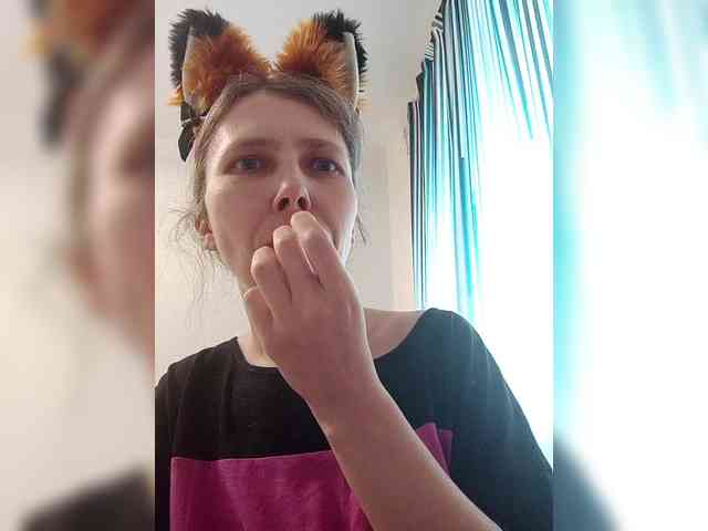 -Queen-Margo- webcam