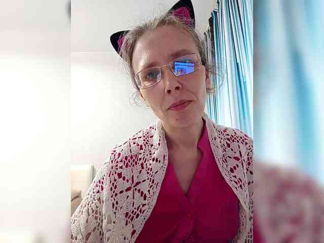 -Queen-Margo- webcam