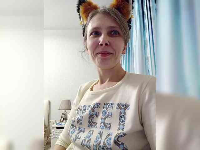 -Queen-Margo- webcam