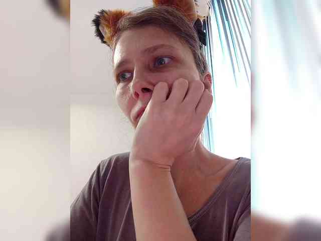 -Queen-Margo- webcam