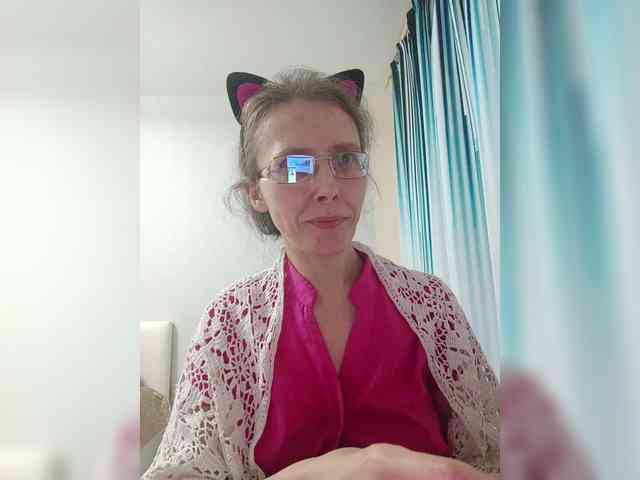 strip webcam -queen-margo-