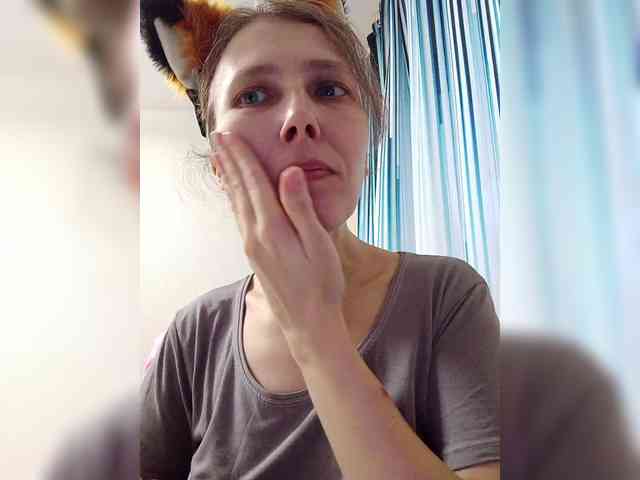 -Queen-Margo- webcam