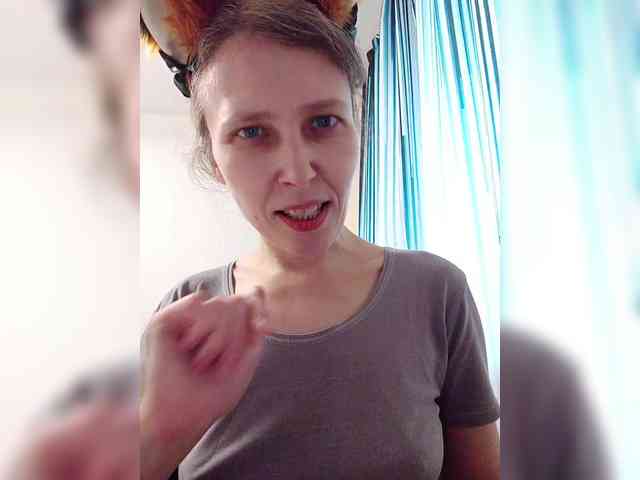 -Queen-Margo- webcam