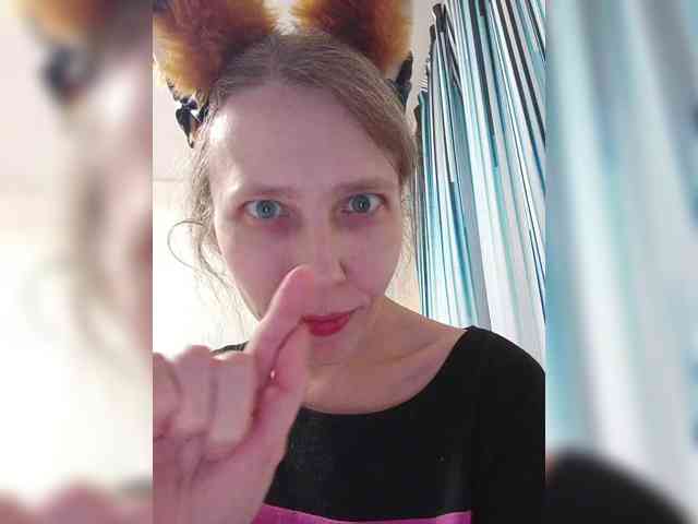 -Queen-Margo- webcam