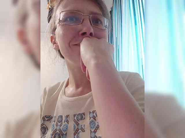 -Queen-Margo- webcam