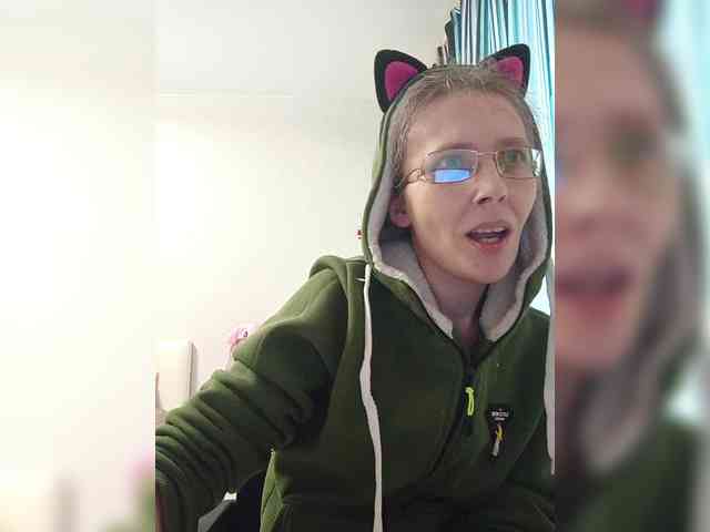 -Queen-Margo- webcam