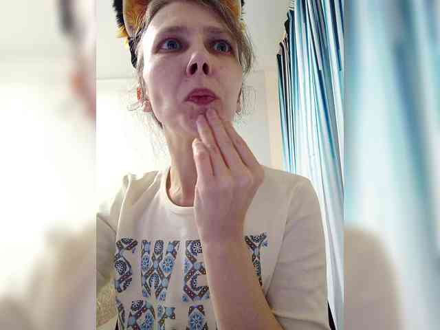 -Queen-Margo- webcam