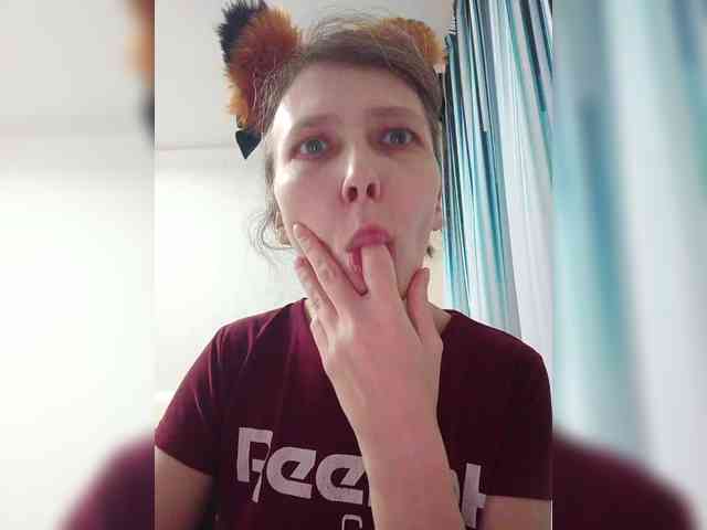 -Queen-Margo- webcam