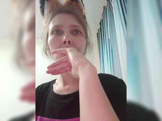 -Queen-Margo- webcam