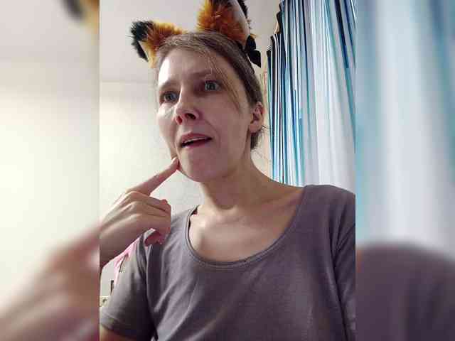 -Queen-Margo- webcam