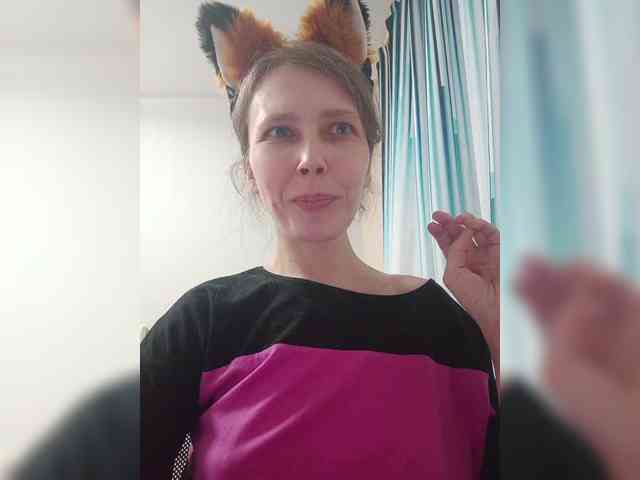 -Queen-Margo- webcam