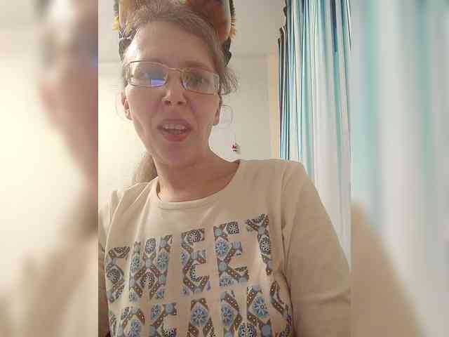 -Queen-Margo- webcam