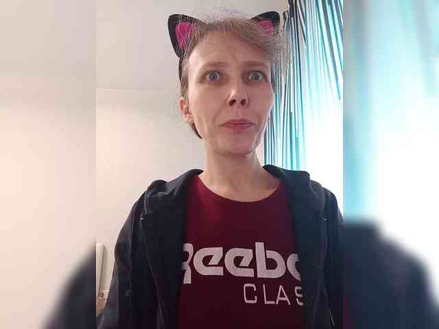 -Queen-Margo- webcam