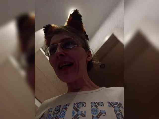 -Queen-Margo- webcam