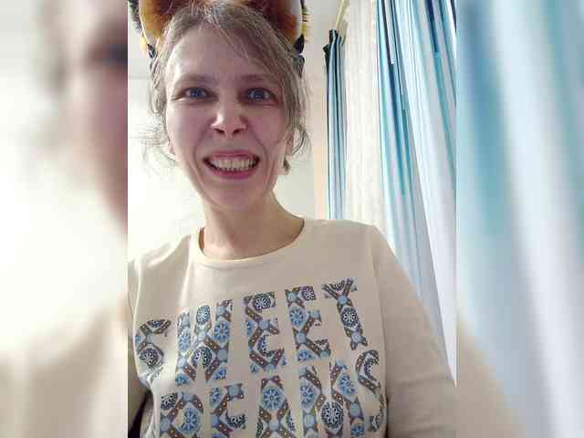 -Queen-Margo- webcam