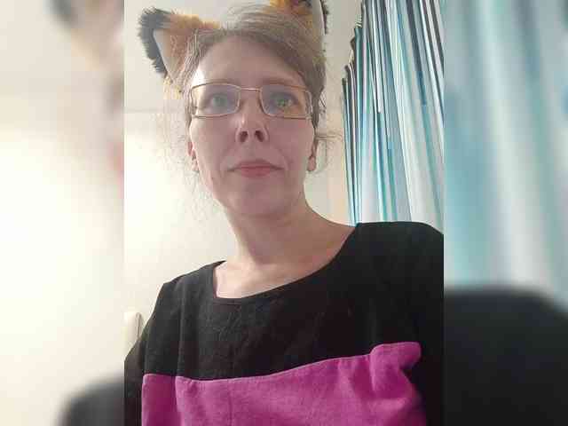 -Queen-Margo- webcam