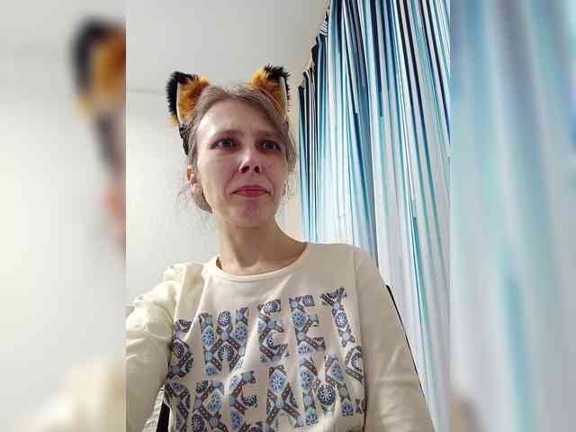 -Queen-Margo- webcam