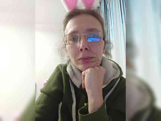 stranger chat -queen-margo-