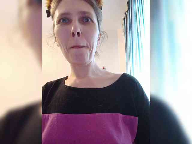 -Queen-Margo- webcam