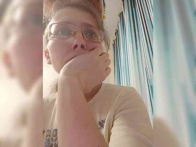 -Queen-Margo- webcam