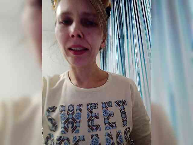 -Queen-Margo- webcam