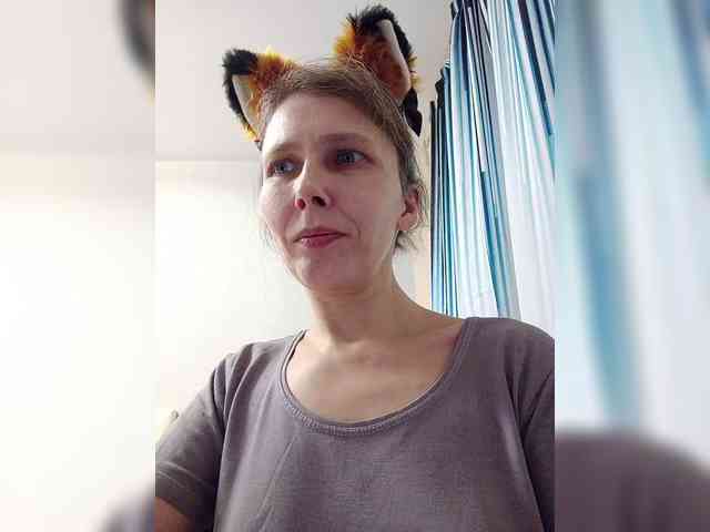 -Queen-Margo- webcam