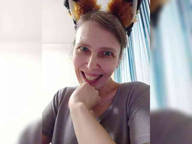 -Queen-Margo- webcam