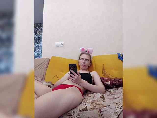 -Queen-Margo- webcam