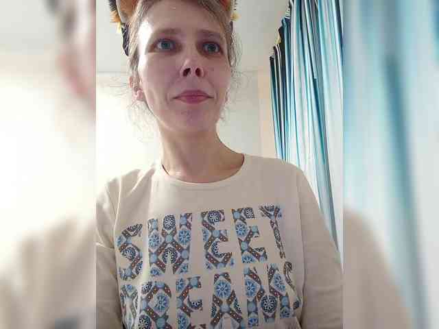 -Queen-Margo- webcam