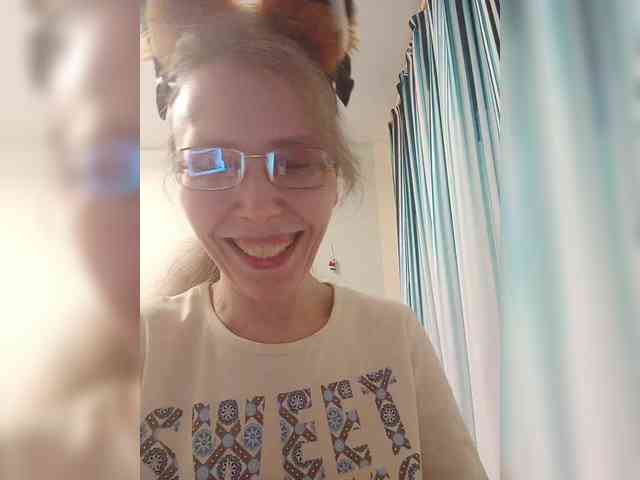 -Queen-Margo- webcam