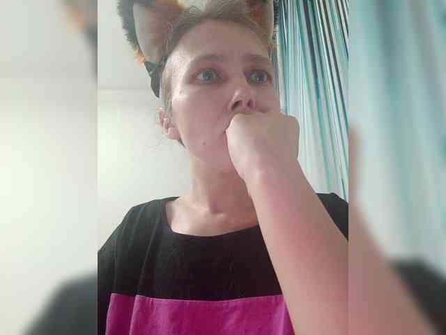 -Queen-Margo- webcam